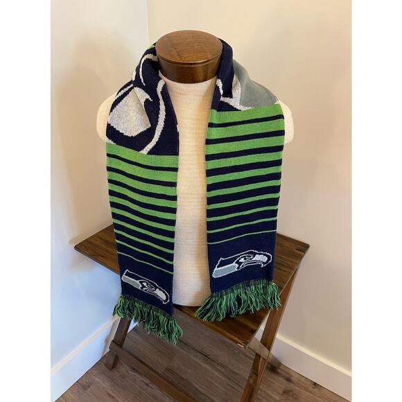 Seattle Seahawks Scarf Knit Winter Neck Double Sided Big Team Logo - Picture 1 of 2